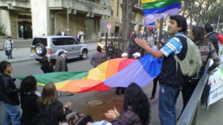 Corte exhorta al Congreso resolver el derecho de familia para parejas homosexuales