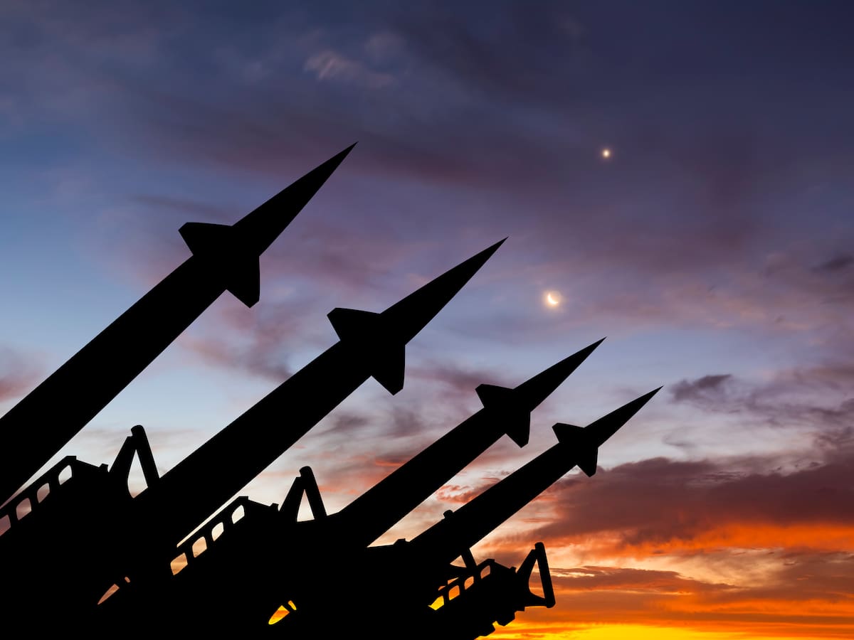 El fin del tratado de desarme nuclear entre EEUU y Rusia: implicaciones y postura de las potencias