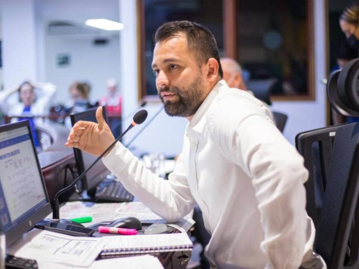 Alertan sobrecostos en proyectos de escenarios deportivos en Pereira