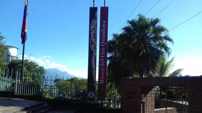 Todos los días a 5:45, 6:48, 7:48 y 8:45 a.m. escuche la información local en Caracol Radio