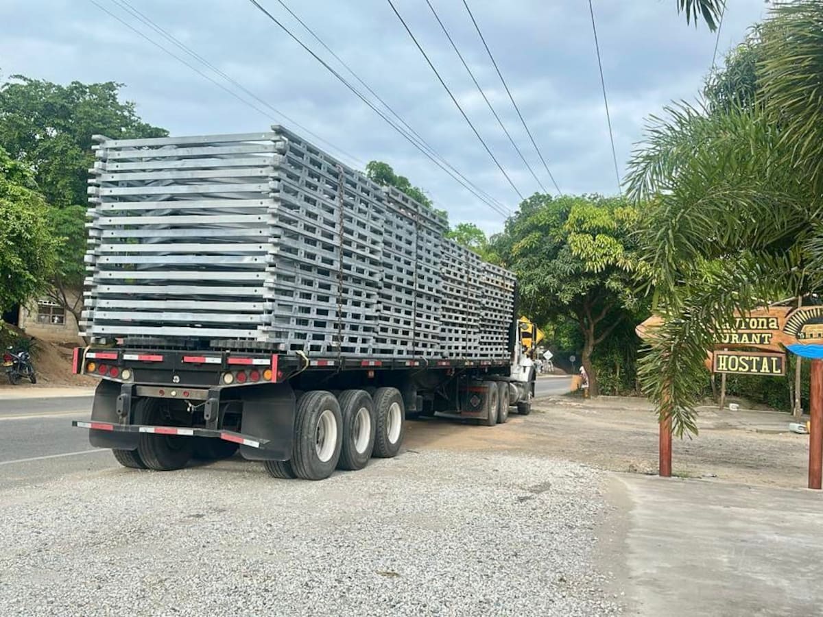 Puente militar llega al Magdalena para recuperar el paso hacia La Guajira