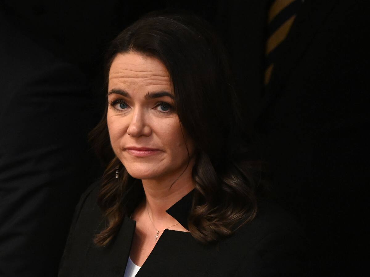 Hungría: presidenta renuncia tras indultar un hombre que ocultó casos de pederastia