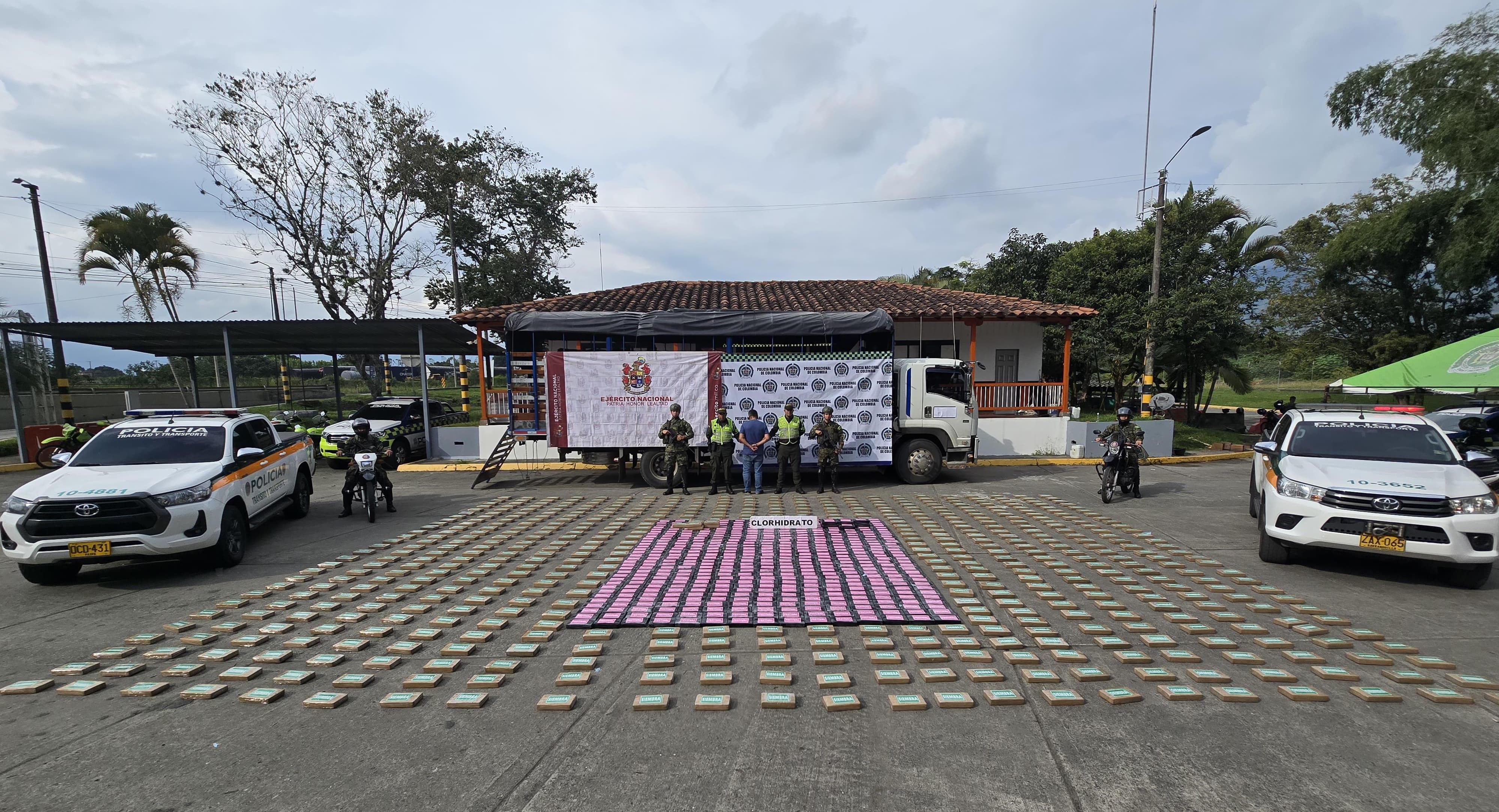 Incautación de clorhidrato de cocaína en la vía la línea en Quindío. Foto: Cortesía Policía Quindío
