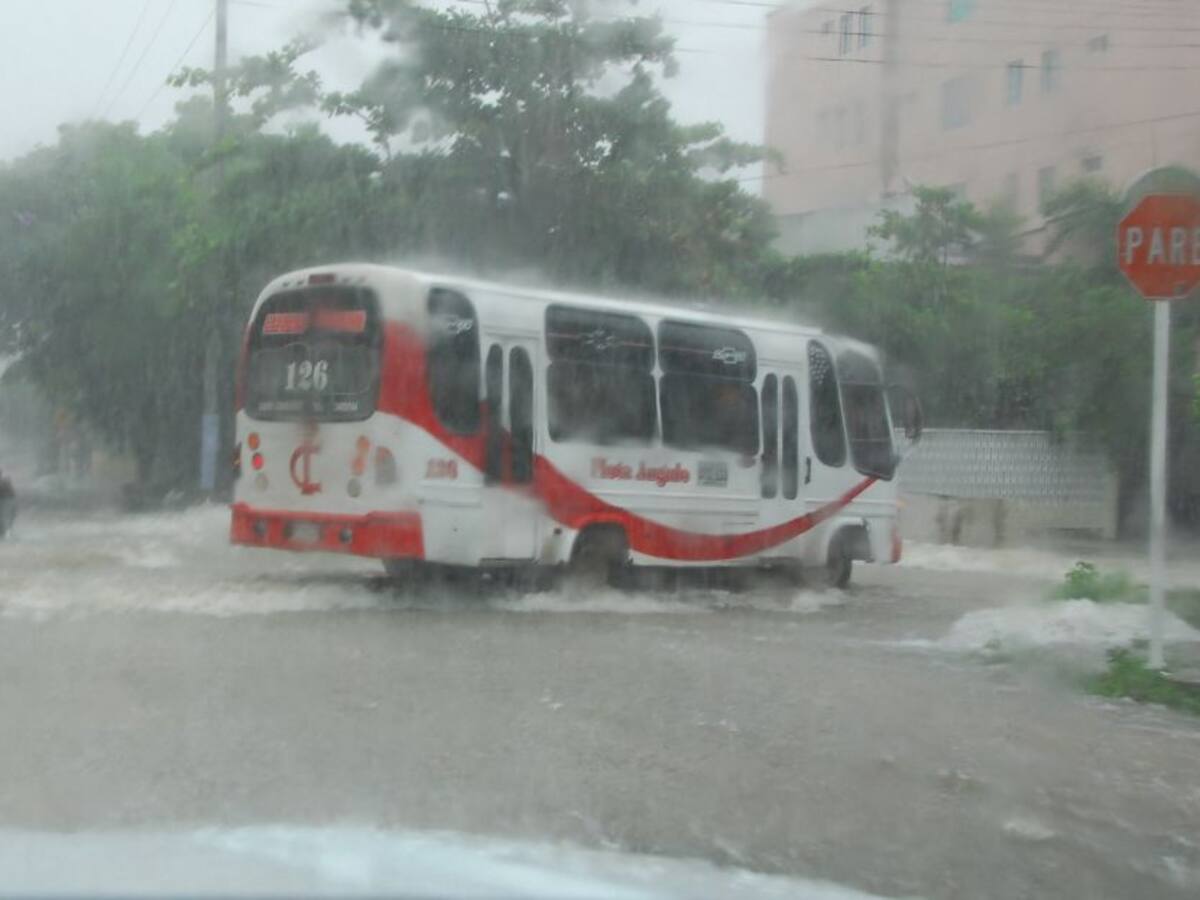 Alerta amarilla por fuertes vientos y oleaje en el mar Caribe