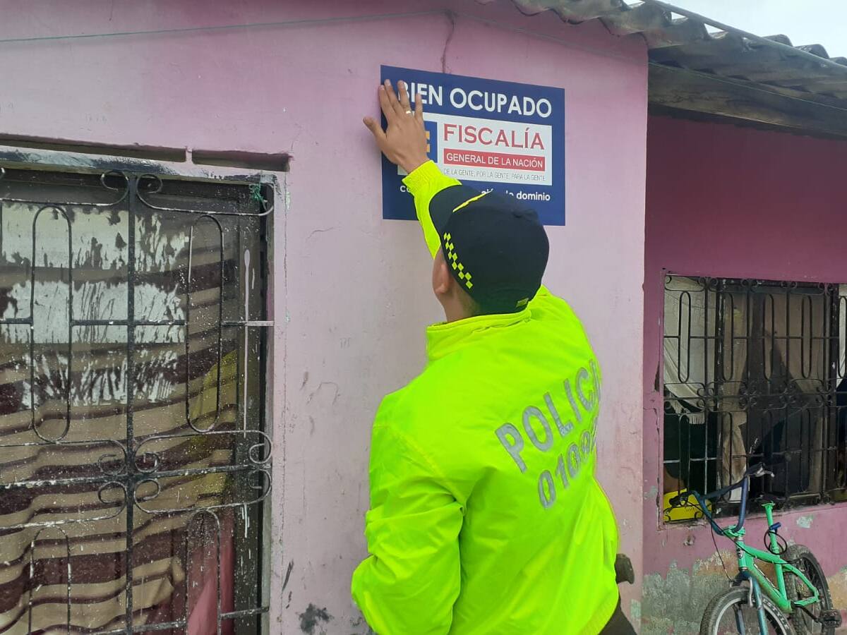 Ocupan bienes e intervienen cuentas bancarias vinculadas al Clan del Golfo en Montería