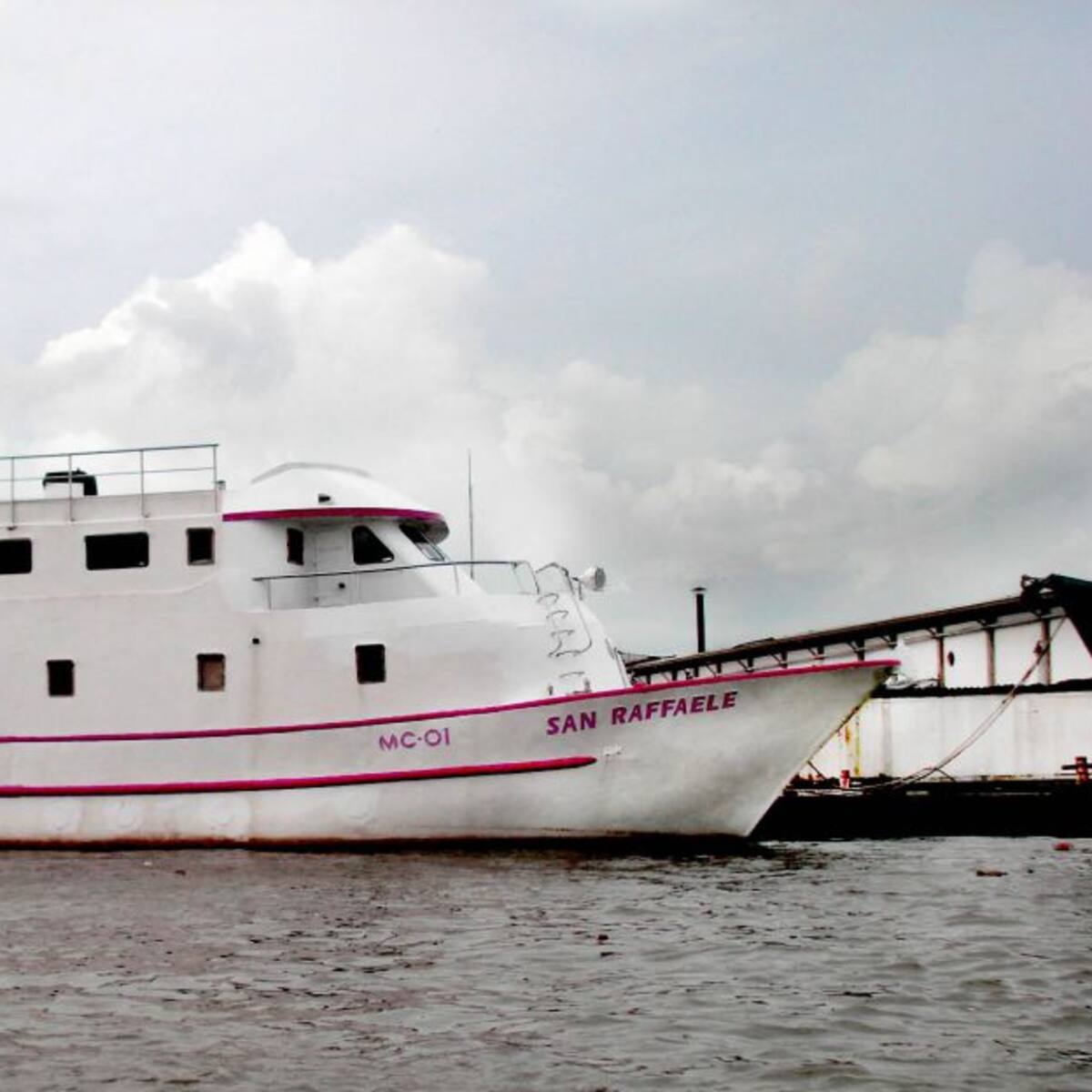 Fue asaltado el Barco Hospital San Raffaele en Buenaventura