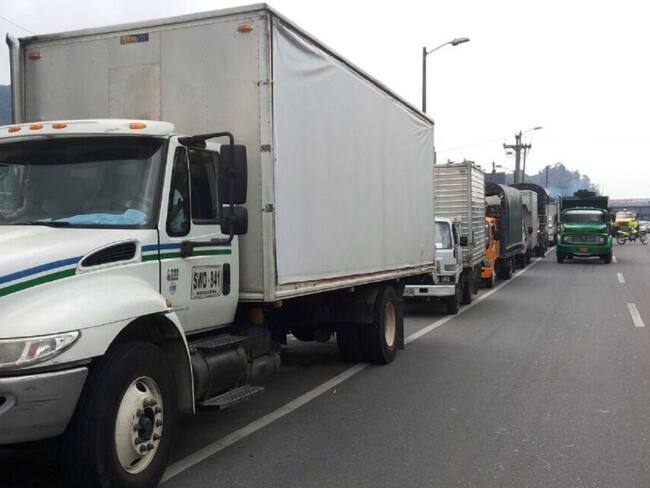 Transportadores guardan vehículos en el norte del Tolima