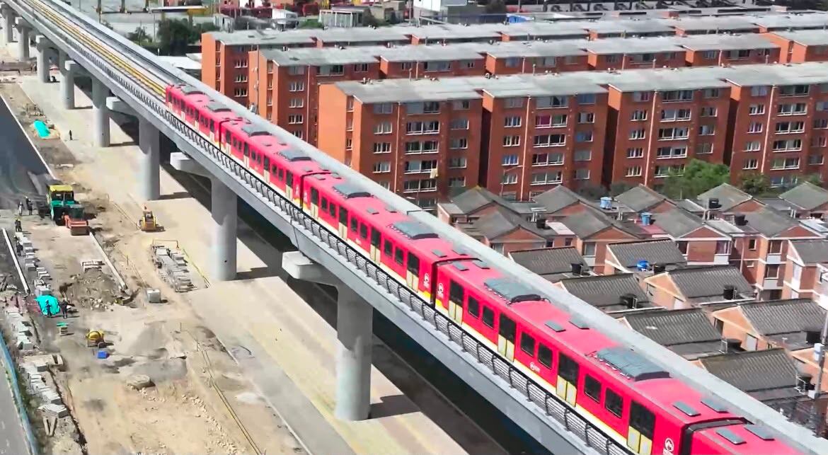 Tren de Metro de Bogotá recorrió 5.7km de prueba sobre el viaducto. Foto: Alcaldía de Bogotá.