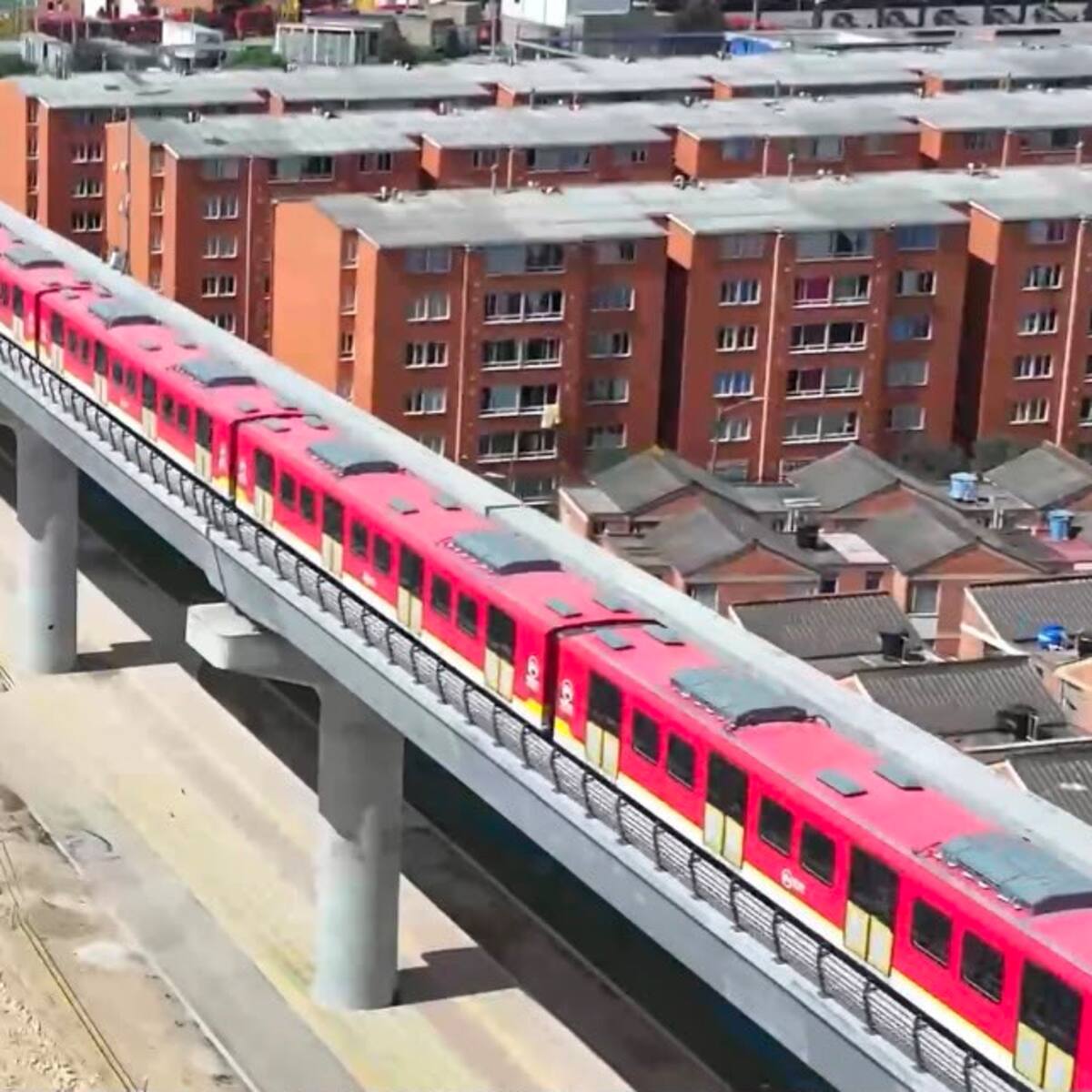 Tren del Metro de Bogotá ya recorrió 5.7 kilómetros de prueba sobre el viaducto