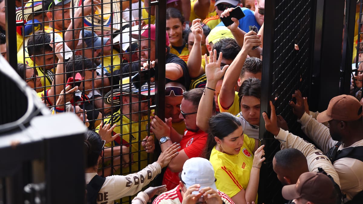 Desmanes en la Copa América: responsabilidades de la Conmebol y los hinchas