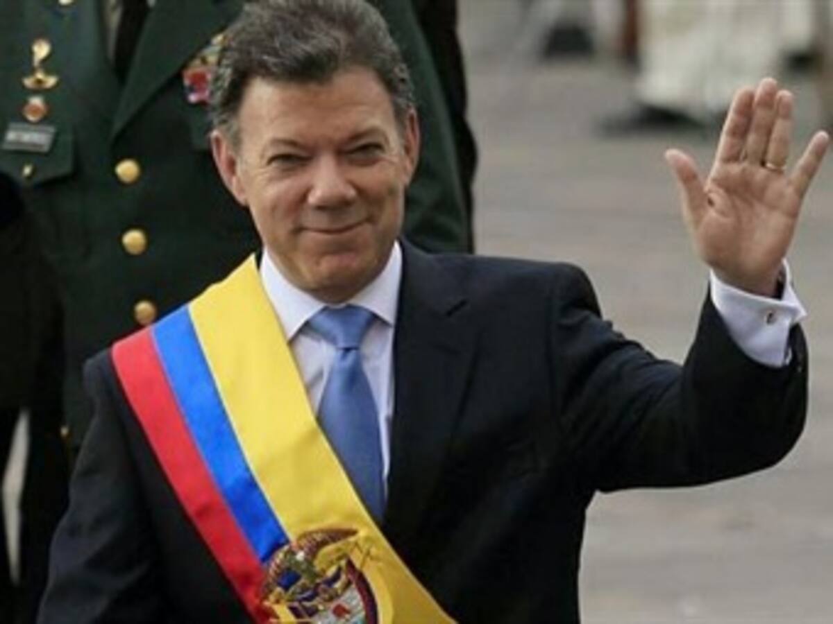 Santos se arriesga a acabar con su carrera política si fracasa proceso de paz: El País