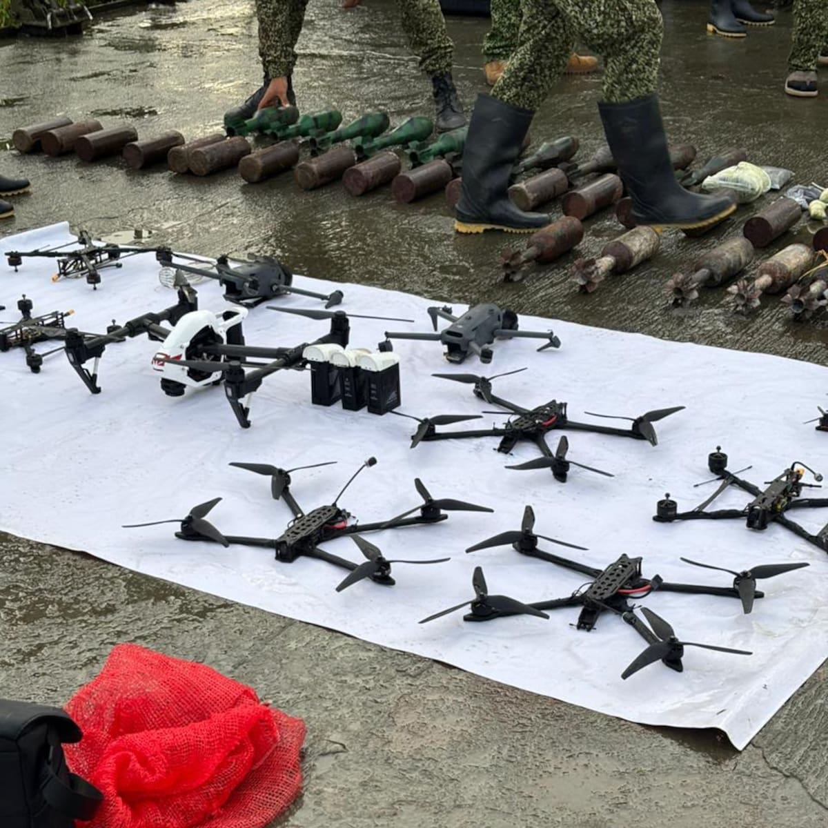 Incautan drones, explosivos y material de guerra de Disidencias Farc en López de Micay