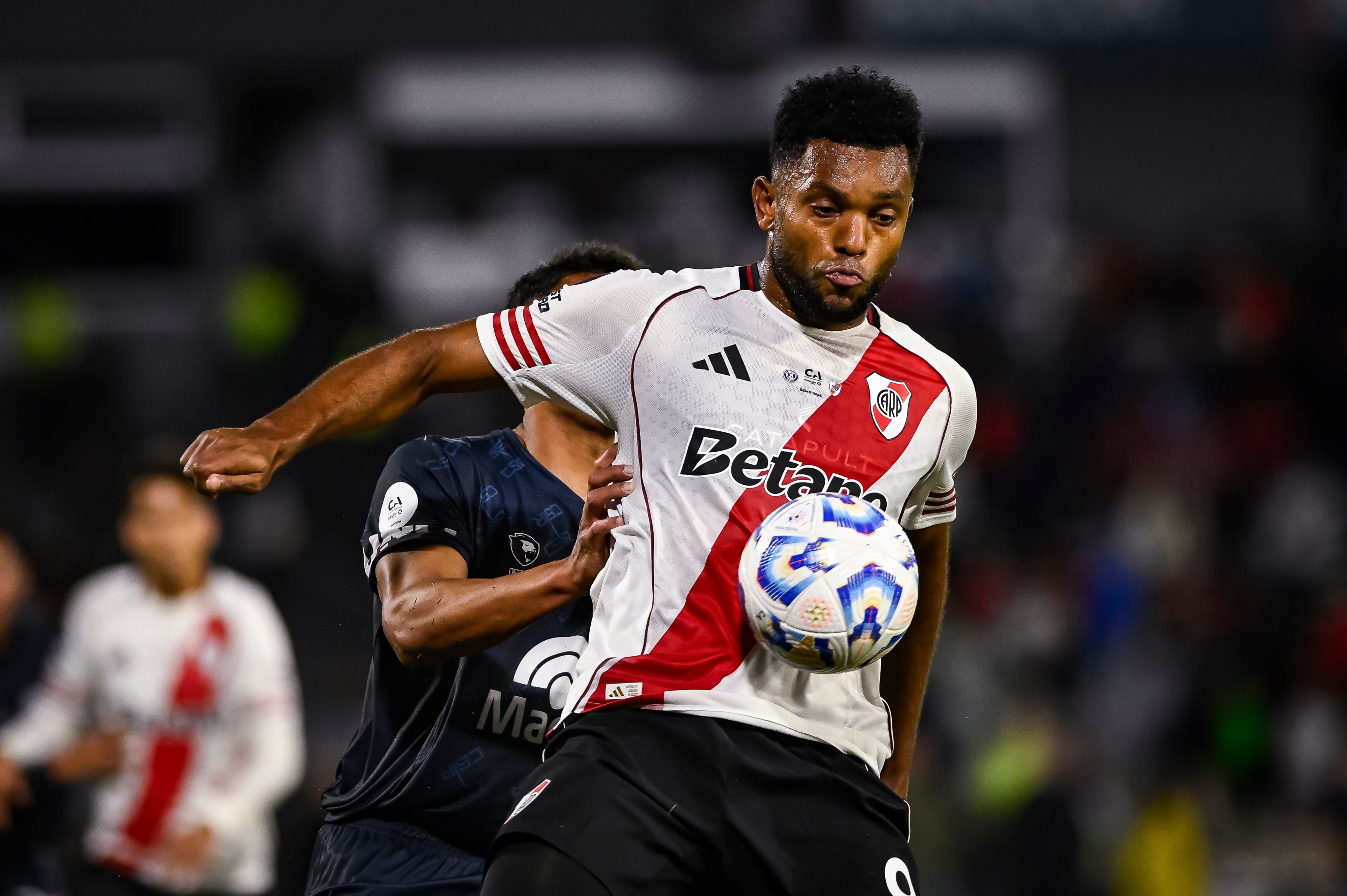 Miguel Borja actual jugador de River Plate en la seminfinal de la Copa de Argentina 2025 ante Independiente Rivadavia /Getty Images