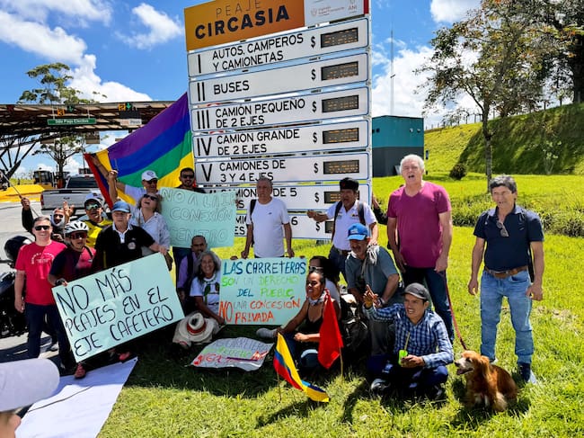 Manifestación en peaje de Circasia en autopistas del café. Foto: Cortesía Representante Electo Miguel Grisales