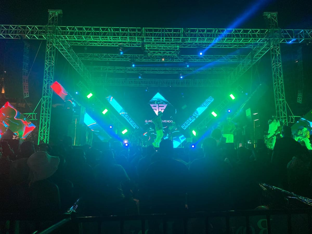 Concierto de El Imperio se cumplió sin novedades en playa Hollywood