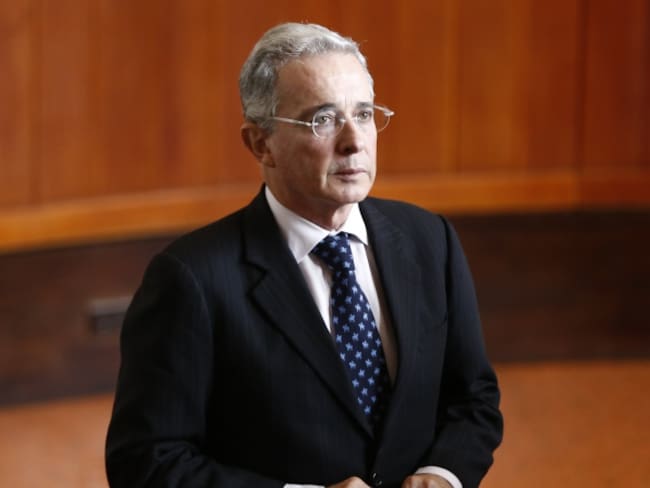 Uribe propone tribunal especial de paz para los militares con penas de máximo 5 años