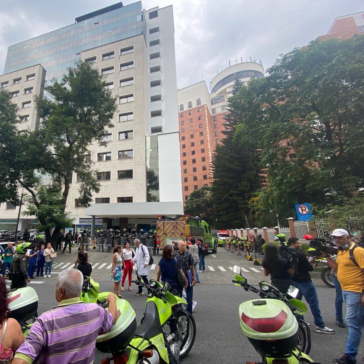 ¡Atención! Sujeto asesinó a médico en Medellín y aparentemente incendió su consultorio