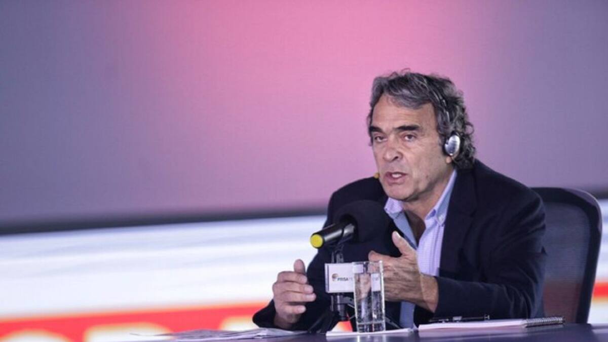 "Yo califiqué de bochornosa la salida de Íngrid Betancourt": Sergio Fajardo