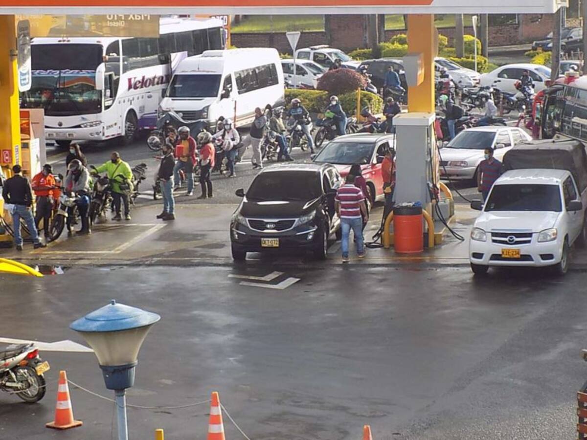 Se avecinan incrementos en los precios de los combustibles en junio