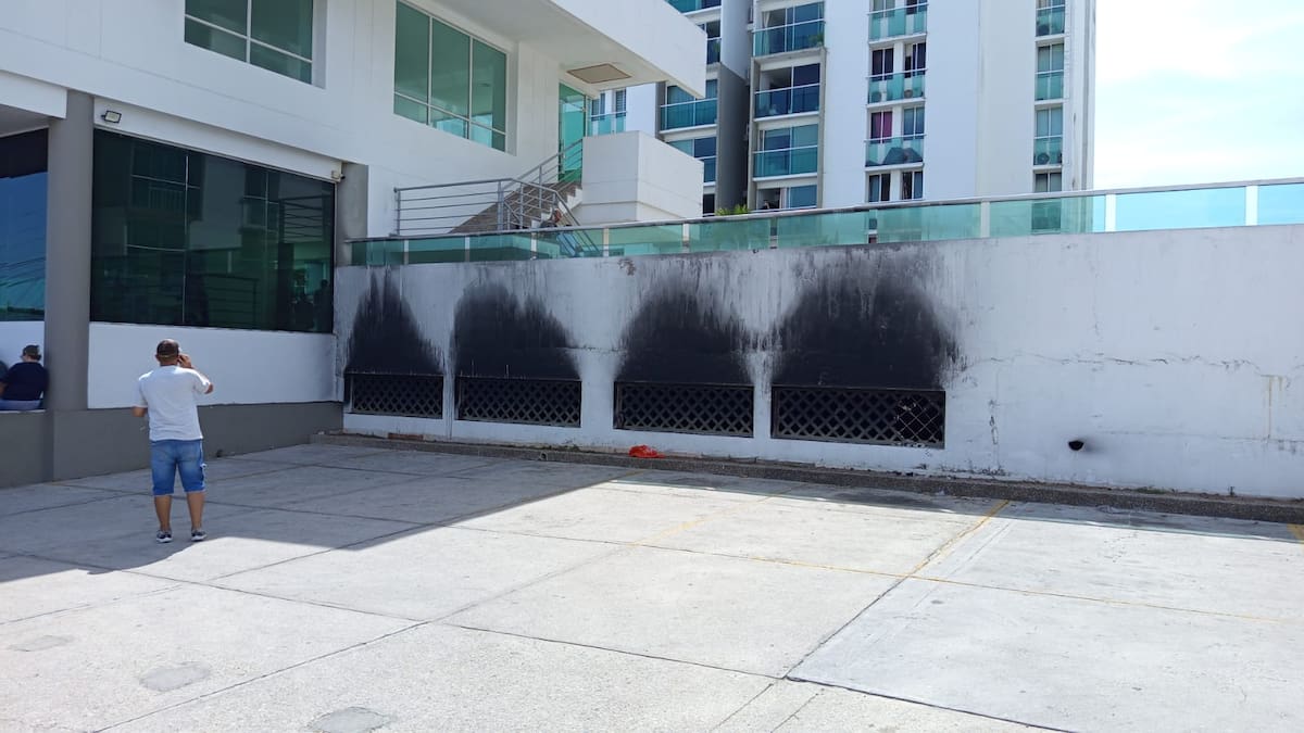 Incendio en Flores del Recreo: 11 personas permanecen en UCI