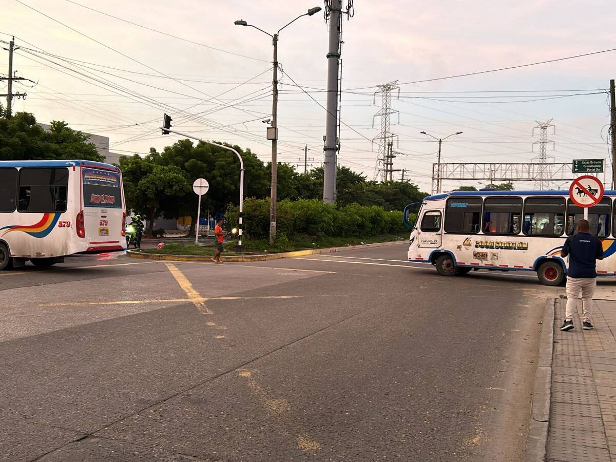 Bloqueos de vías en Barranquilla en rechazo al homicidio de un conductor