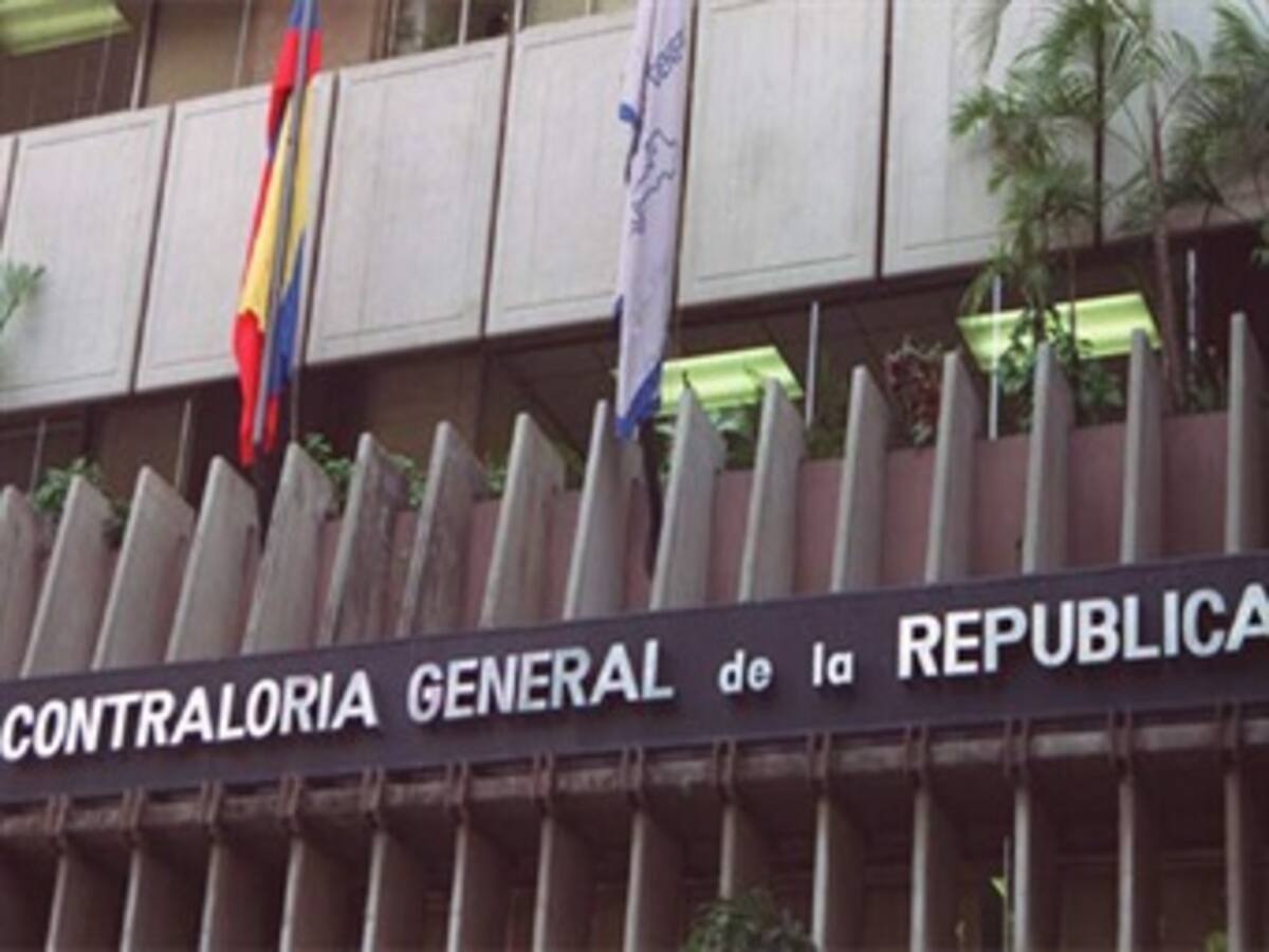 En 2012, 73% de contratación en ocho ministerios se hizo de manera directa: Contraloría