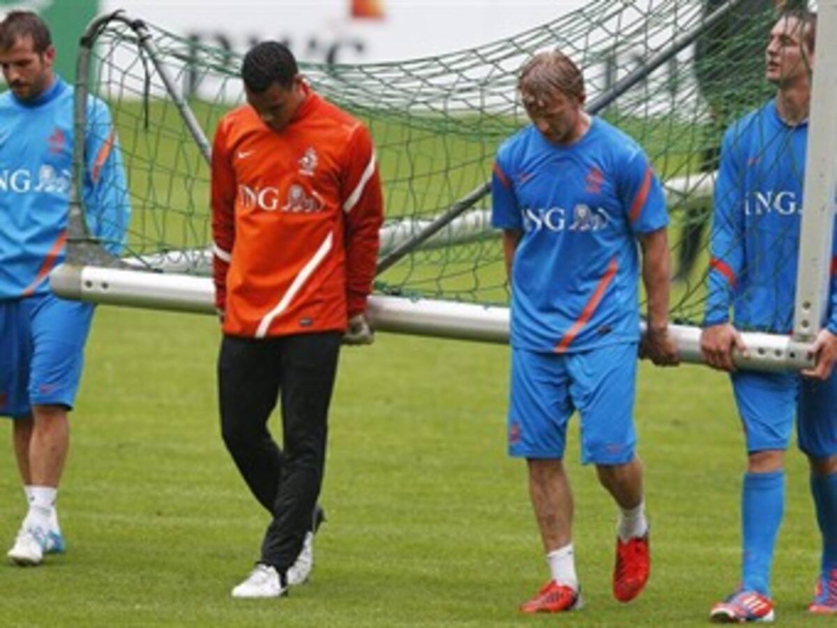 “Estoy decepcionado por ser suplente”: Dirk Kuyt