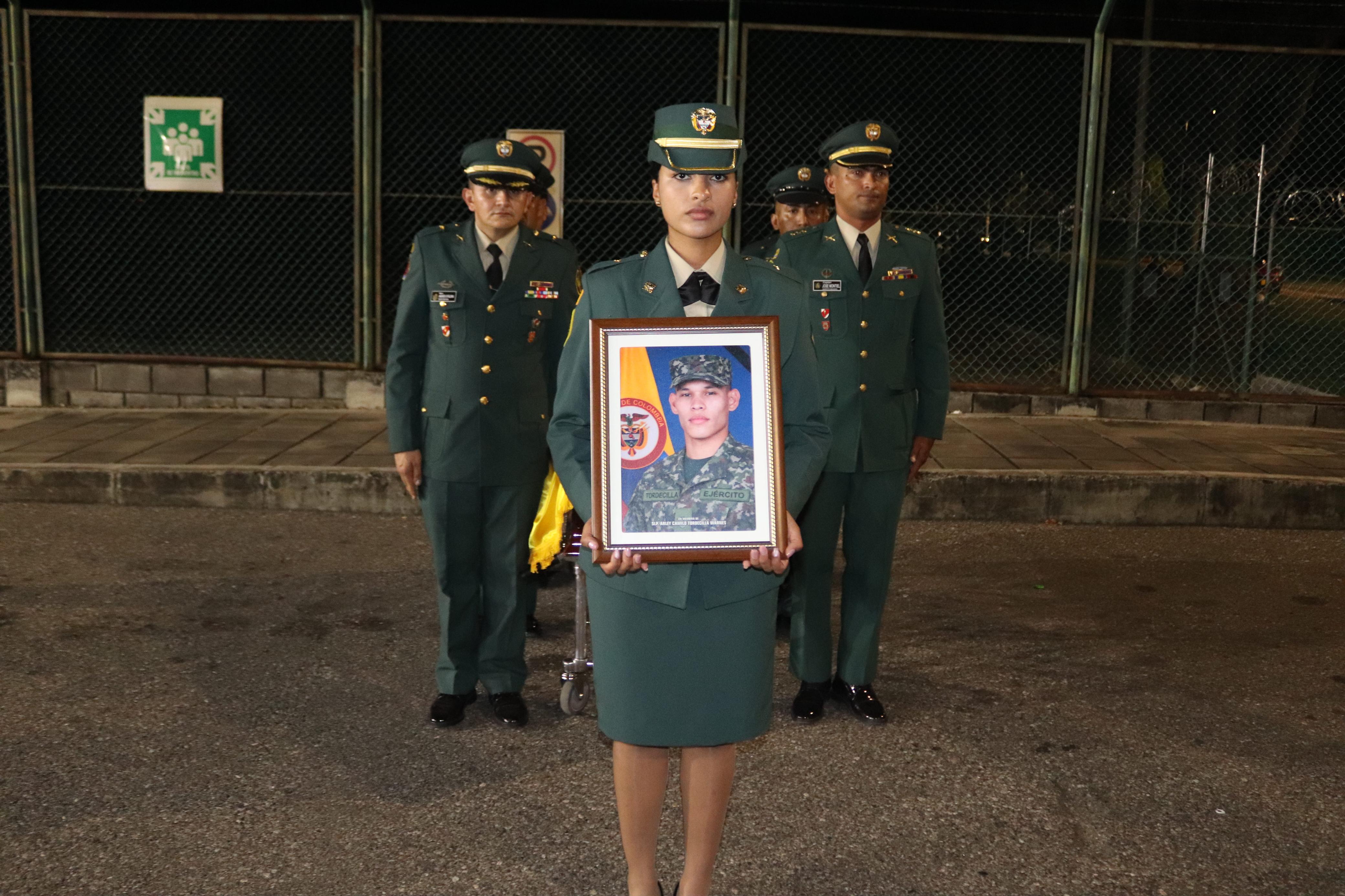 En Montería reciben con honores a soldado que murió en trágico accidente aéreo en Puerto Leguízamo. Foto: Ejército.