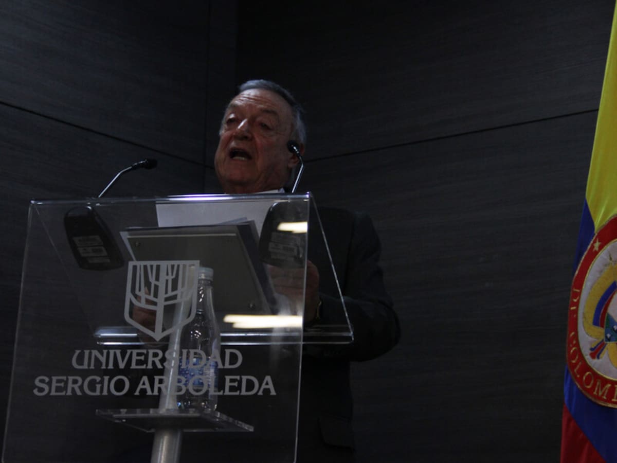 Notables egresados de la Universidad Sergio Arboleda exigen explicación sobre reuniones del rector Rodrigo Noguera