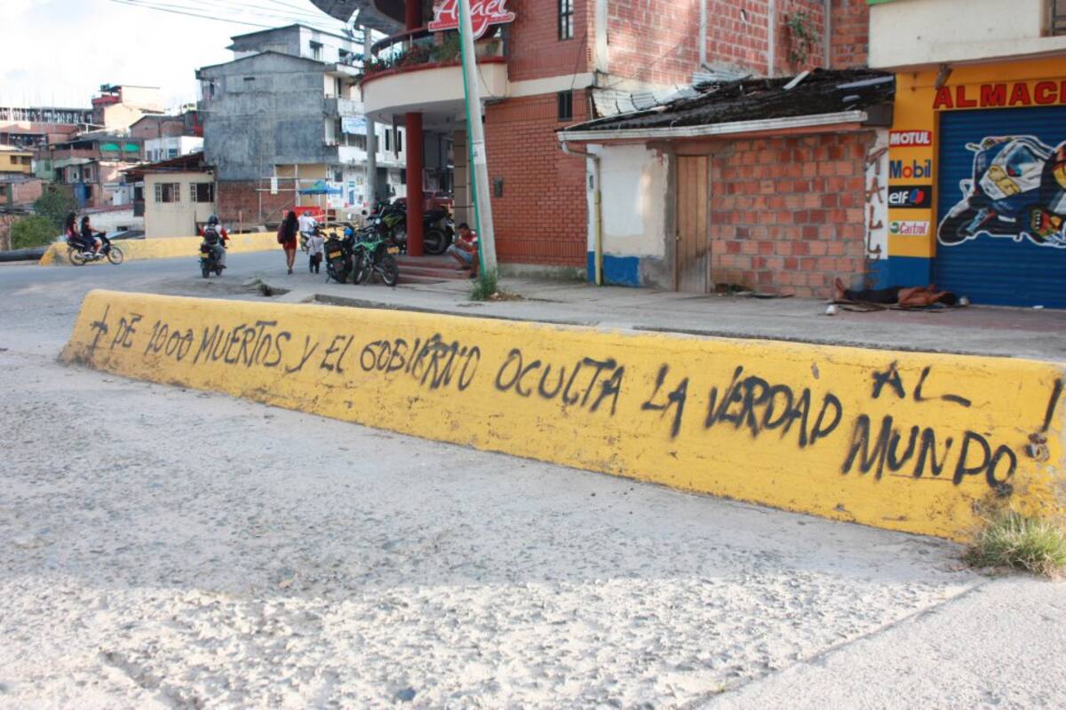 Las deudas del Estado con la comunidad de Mocoa siguen pendientes. La plaza de marcado está como la dejó la avalancha y los puentes que se llevó aún no los terminan.
