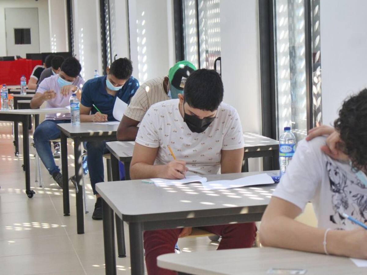 En Bolívar 30 bachilleres compiten por una beca en la UTB