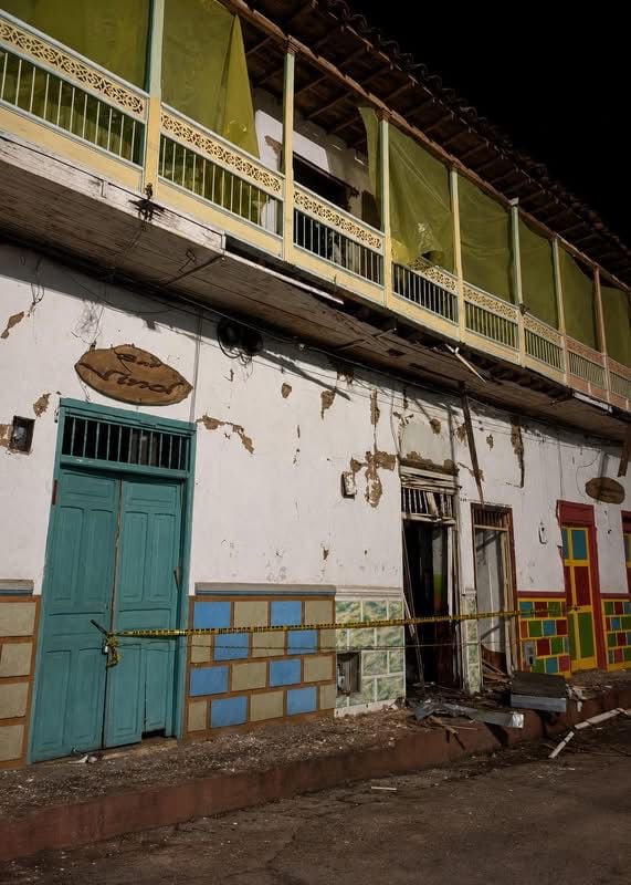 Ataque con explosivos a un local comercial de Carolina del Príncipe. Foto: Cortesía.