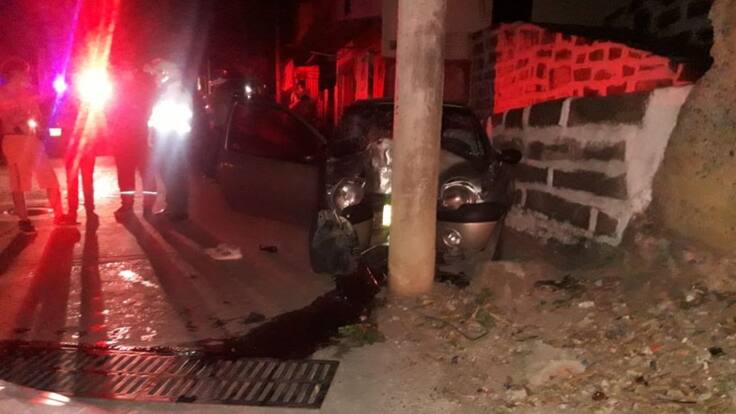 Buscan hombre que se lanzó al río Fonce tras accidente de tránsito