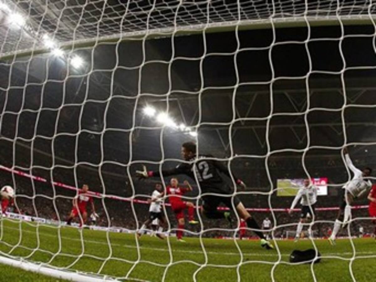 España e Inglaterra confirman su pase a Brasil 2014