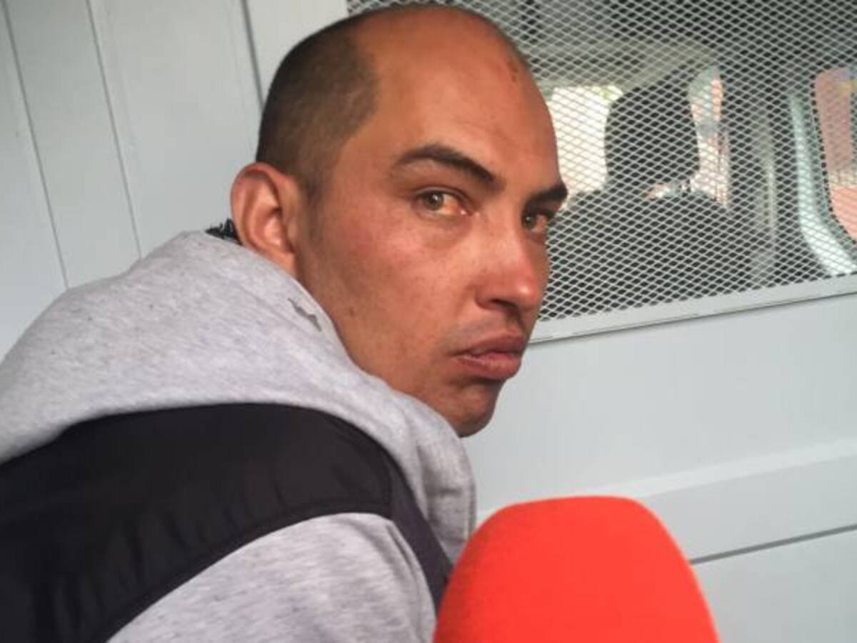 Vigilante de biblioteca quedó poseído tras leer libros de brujería en Bogotá
