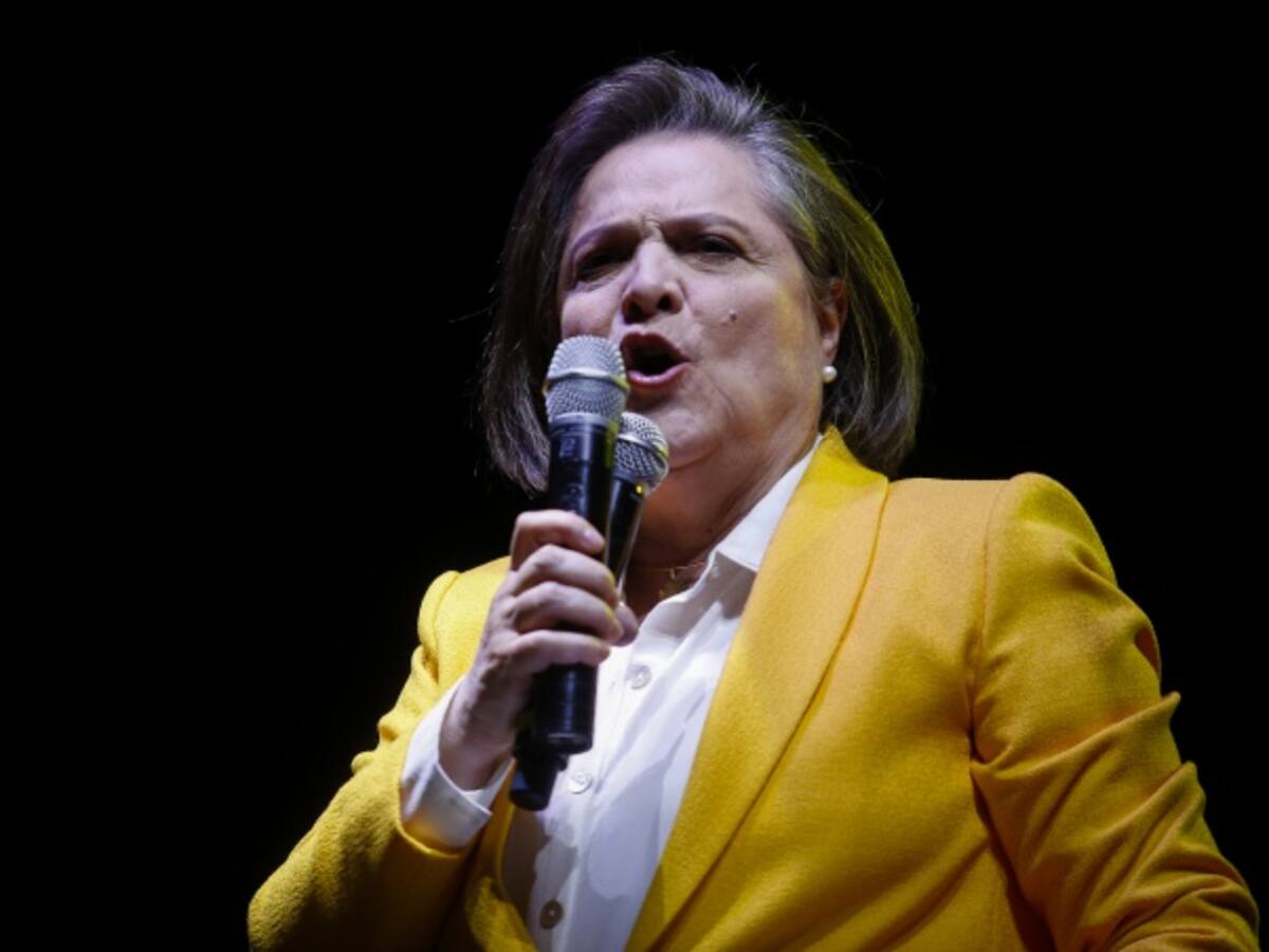 Este es el verdadero fin del diálogo negociado: Clara López
