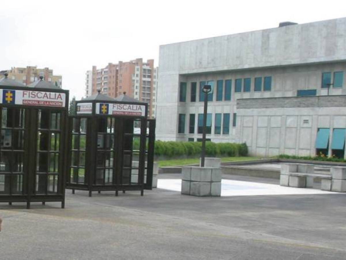 Quiénes son y cuánto les pagaron a los asesores de la Fiscalía