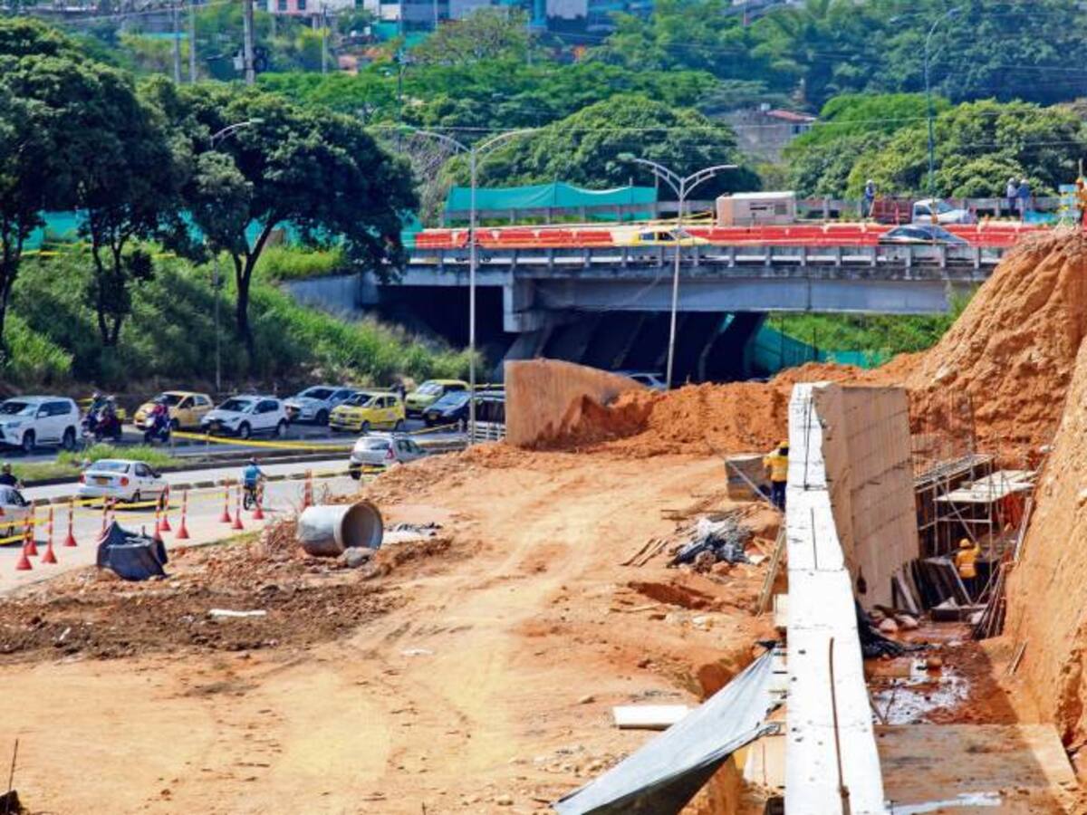 El tercer carril va apenas por un 56%