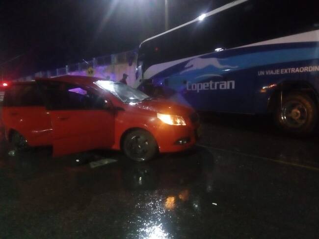 Accidente en el Socorro provoca muerte de 3 universitarios