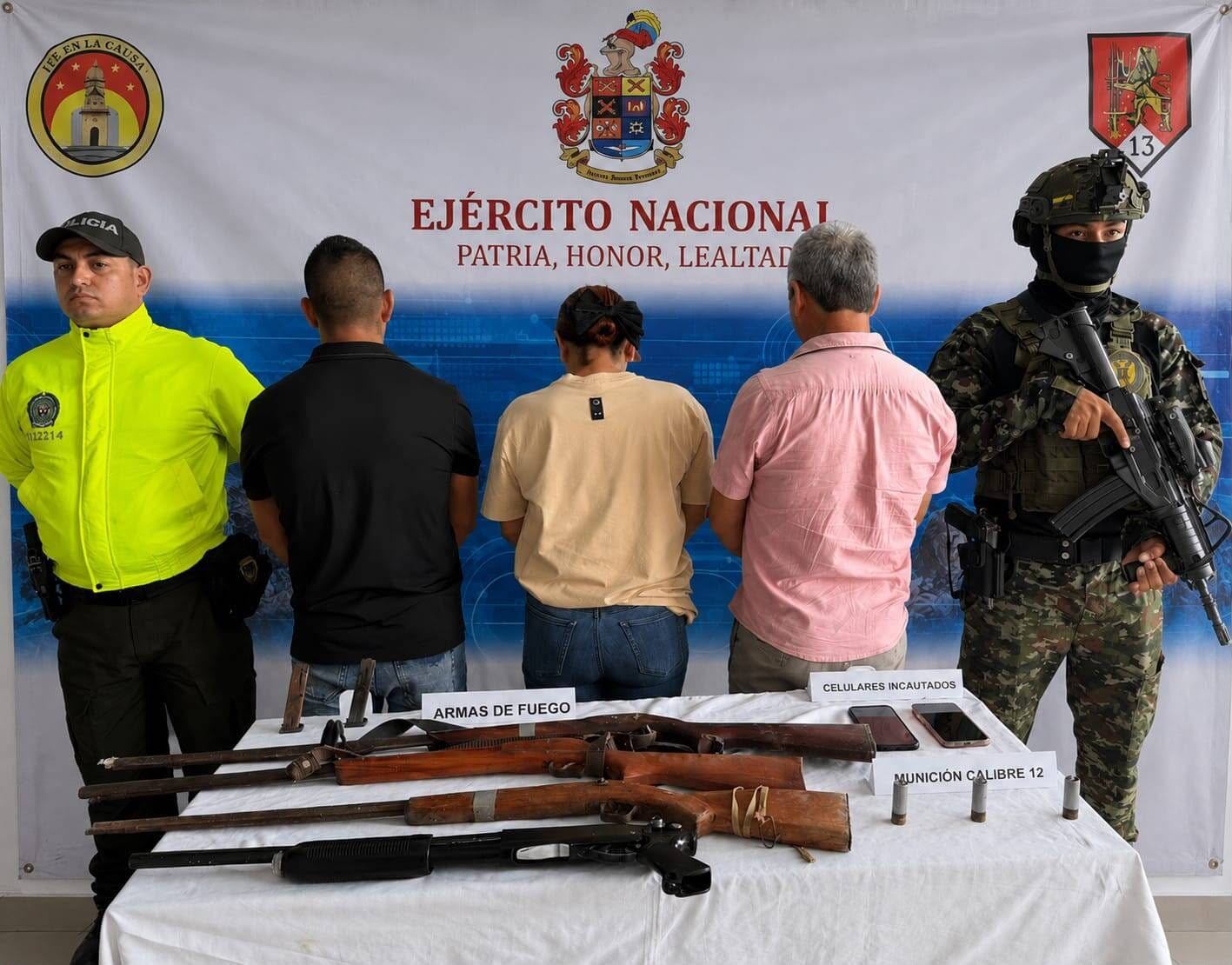 Tres presuntos integrantes del Eln capturados en Salazar de Las Palmas / Foto Ejercol