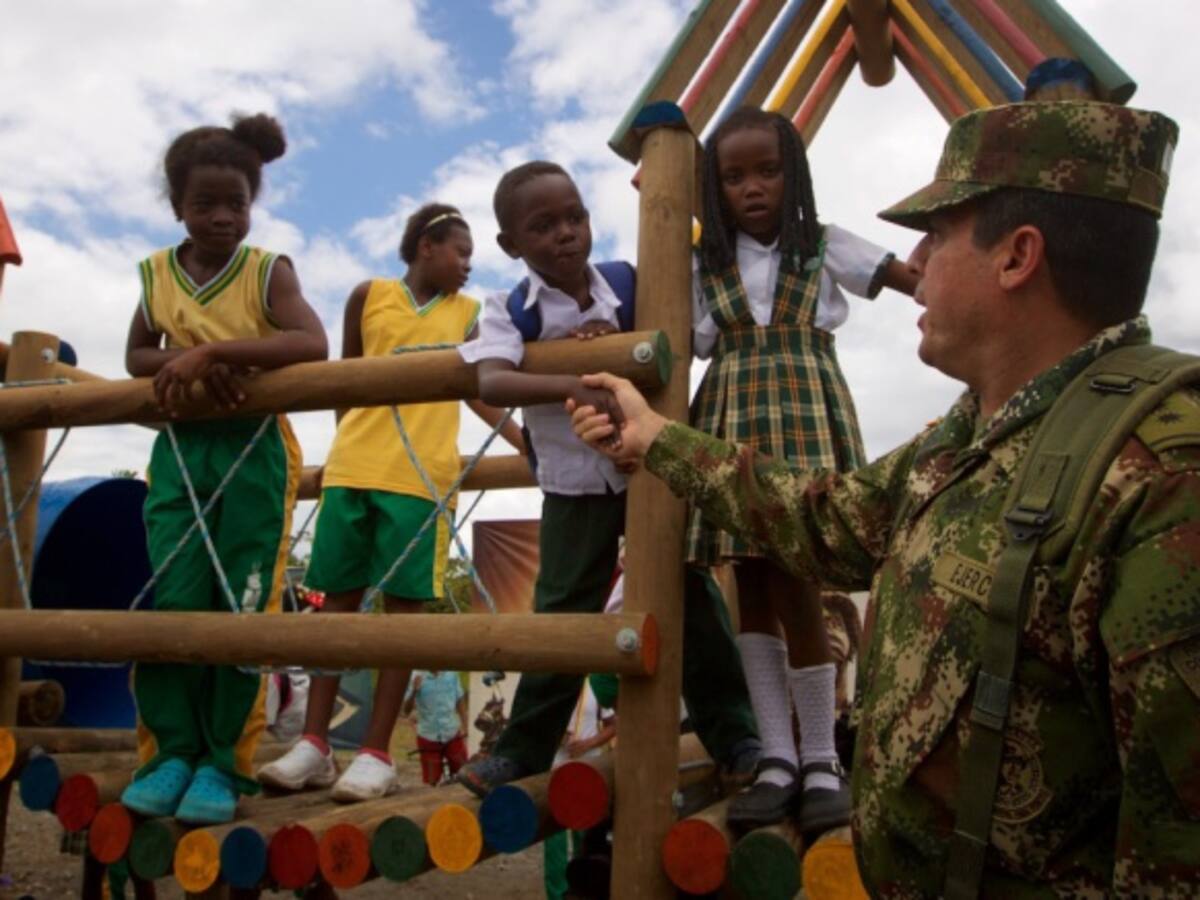 Ejército entrega parque a niños de Chocó