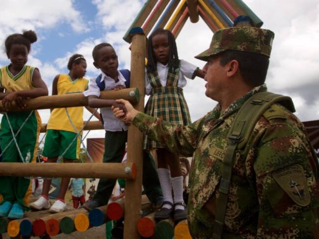 Ejército entrega parque a niños de Chocó