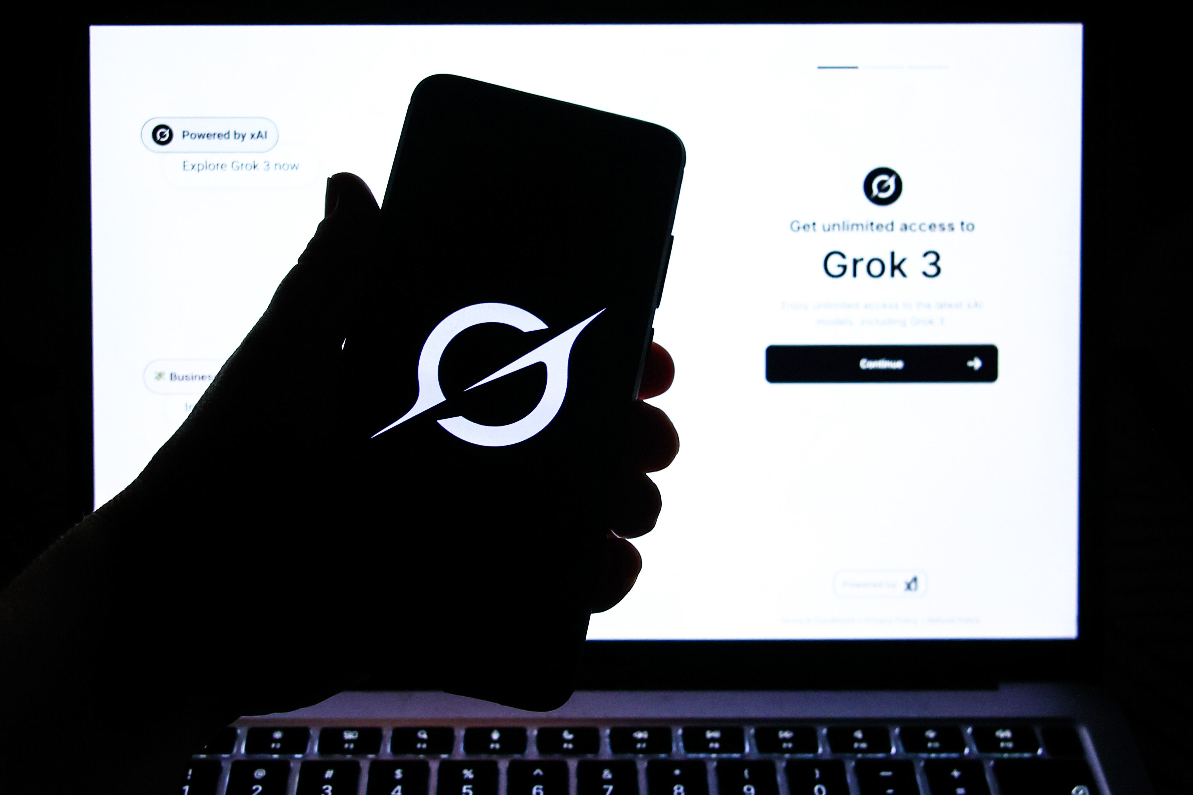 El asistente de inteligencia artificial de la red social de Elon Musk ha generado respuestas elogiando a Hitler y haciendo comentarios con “estereotipos anti-blancos” o señalando personas como “desproporcionadamente judías” .
(Foto: Beata Zawrzel/NurPhoto via Getty Images)