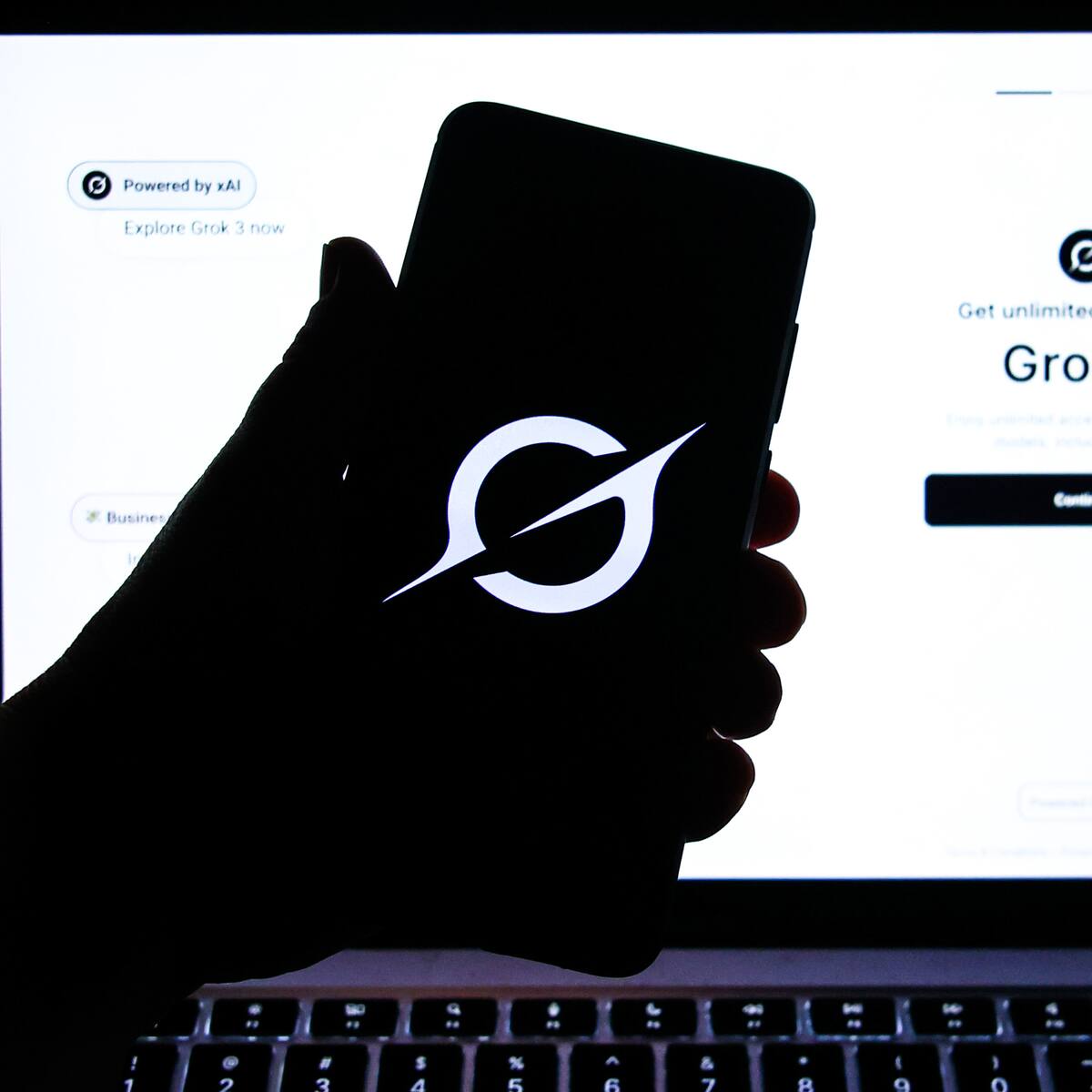 Grok, la IA de la red X, lanzó comentarios antisemitas y causó polémica. Esto dijo el chatbot