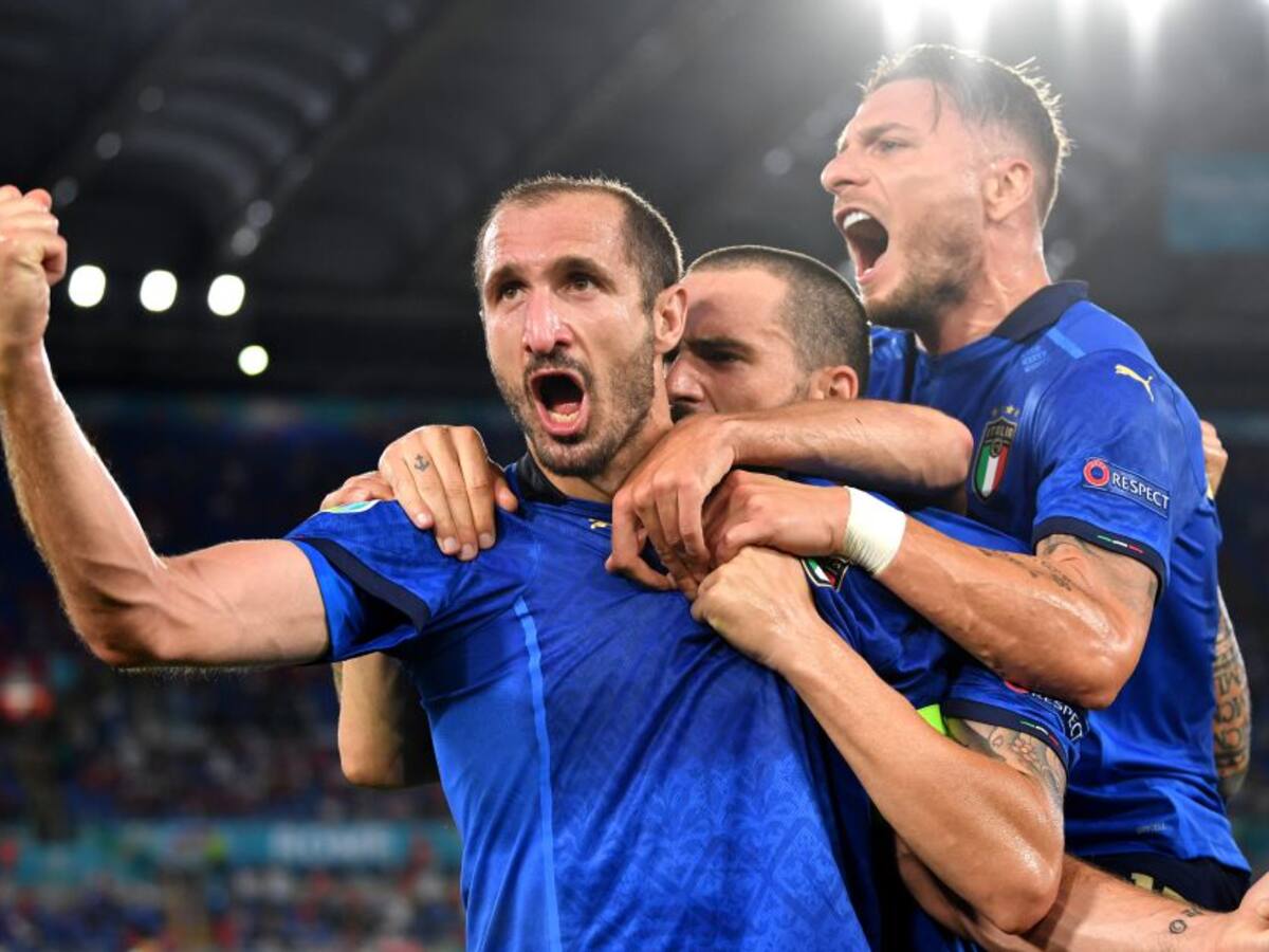 Italia sella el pase a octavos de la Eurocopa con victoria 3-0 ante Suiza