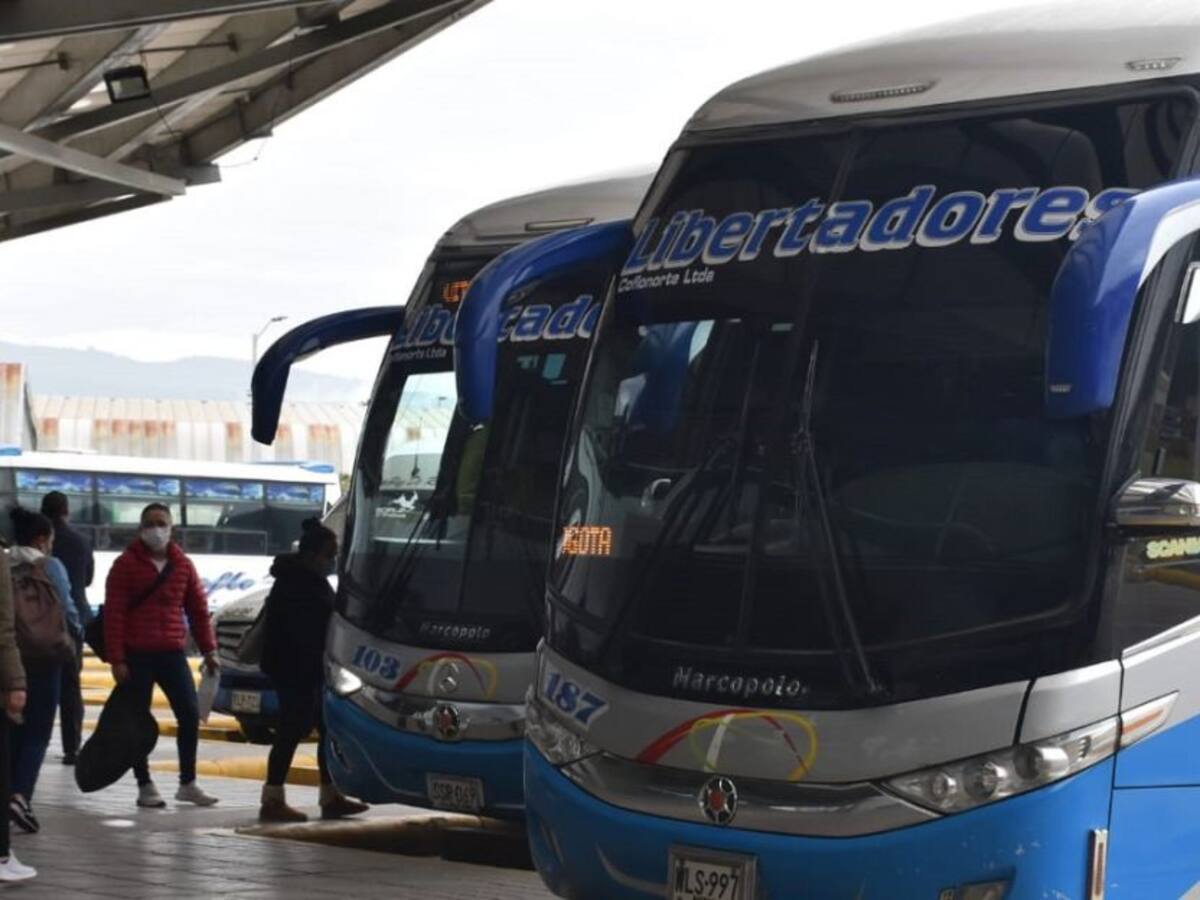 Aerolíneas de bajo costo afectan transporte de pasajeros por carretera