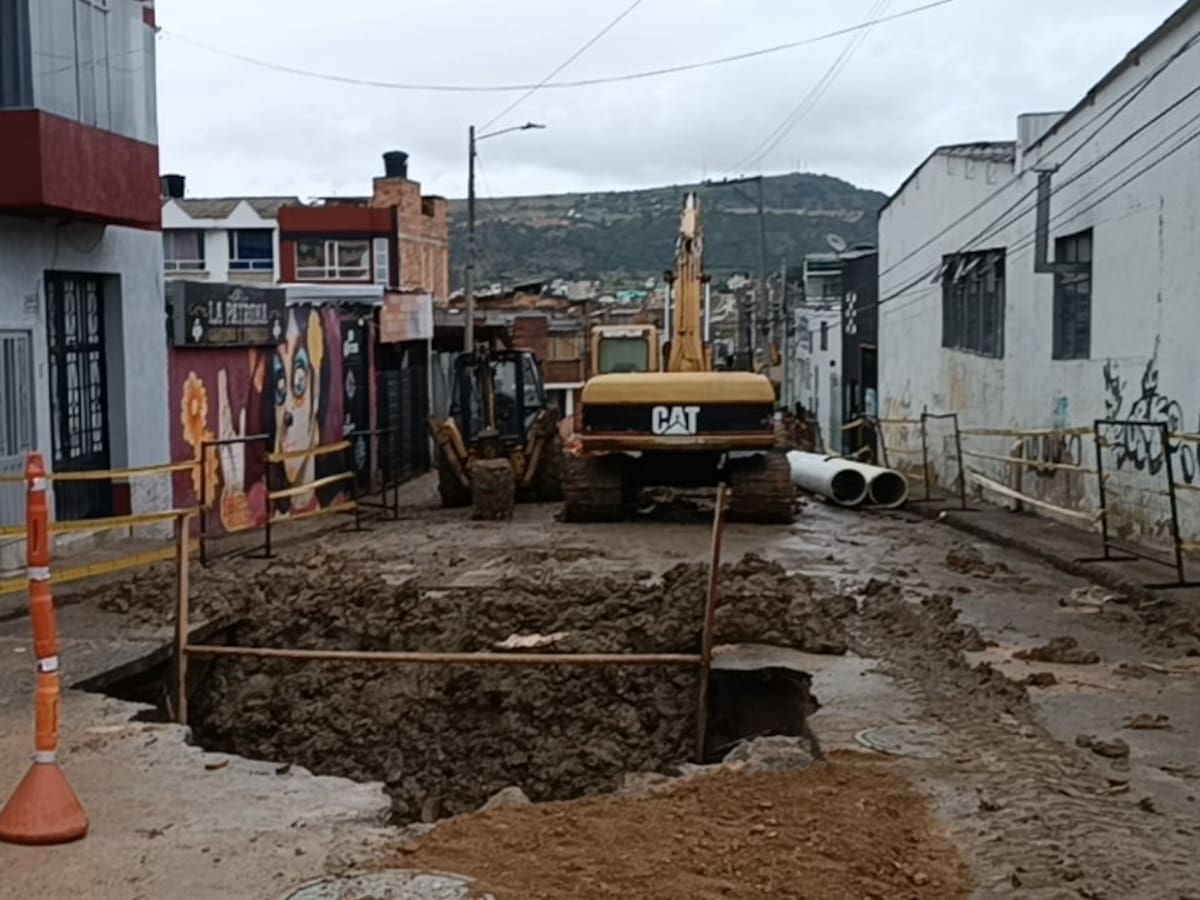 Hundimiento de la vía tiene en riesgo viviendas y establecimientos comerciales en Tunja