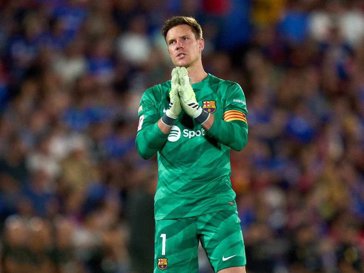 Ter Stegen apuntó contra su compañero Raphinha por la expulsión: “No puede pasar”