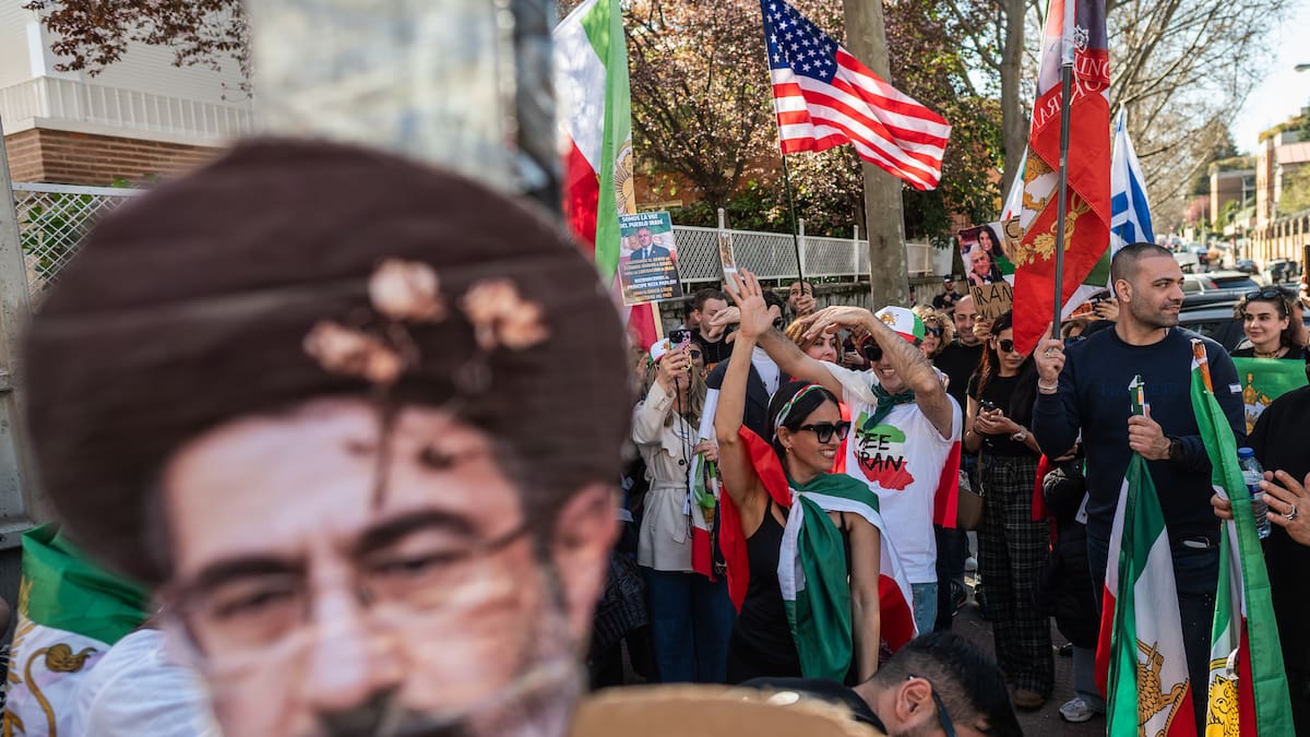 Trump dice que cree que el líder iraní Jamenei sigue vivo