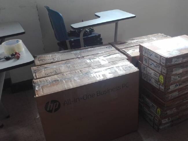 Uniminuto dona computadores a sus estudiantes de escasos recursos